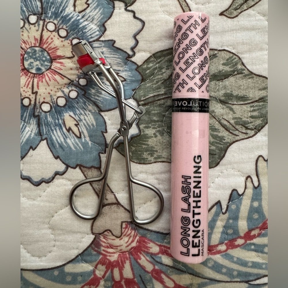 Makeup Bundle - Picture 10 of 15